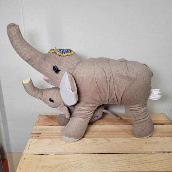 Ringling Brothers Plush Mother and Baby Elephant - Picture 7 of 10